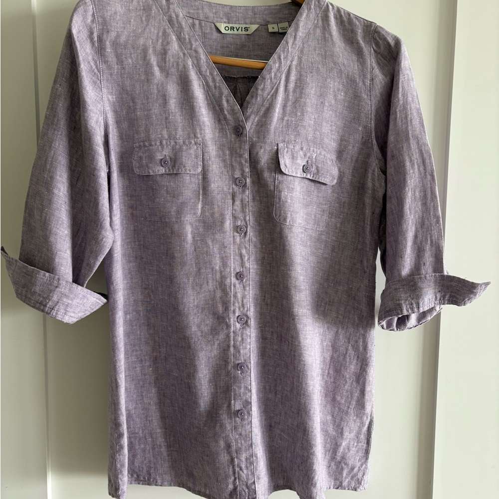 TWO ORVIS WOMANS LINEN SHIRTS IN PERFECT CONDITION SIZE SMALL. BOTH 25.00